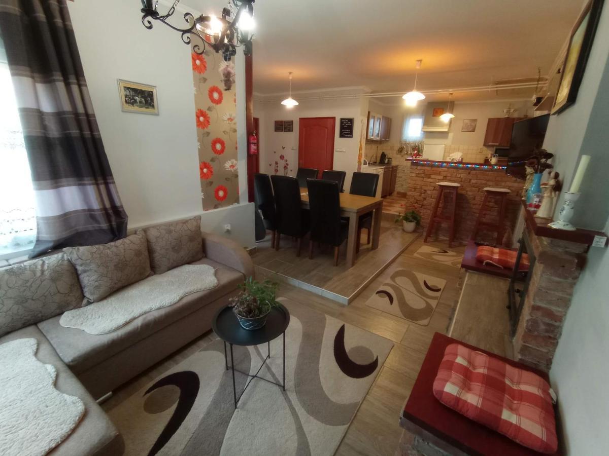 Borina Vendeghaz Villa Satoraljaujhely Luaran gambar